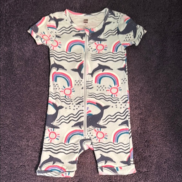 Tea Collection Other - Tea Collection 100% Cotton Rockabye Baby Romper PJ’s in “Rainbow Splash” Print